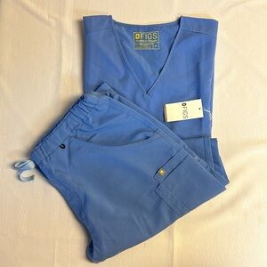 Figs Isabela Two Pocket Top and Torbeck Cargo Pants Limited Edition Scrub Set XL